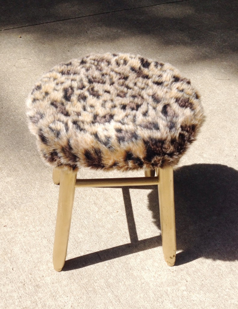 faux-fur-stool-diy-leahtackles.jpeg