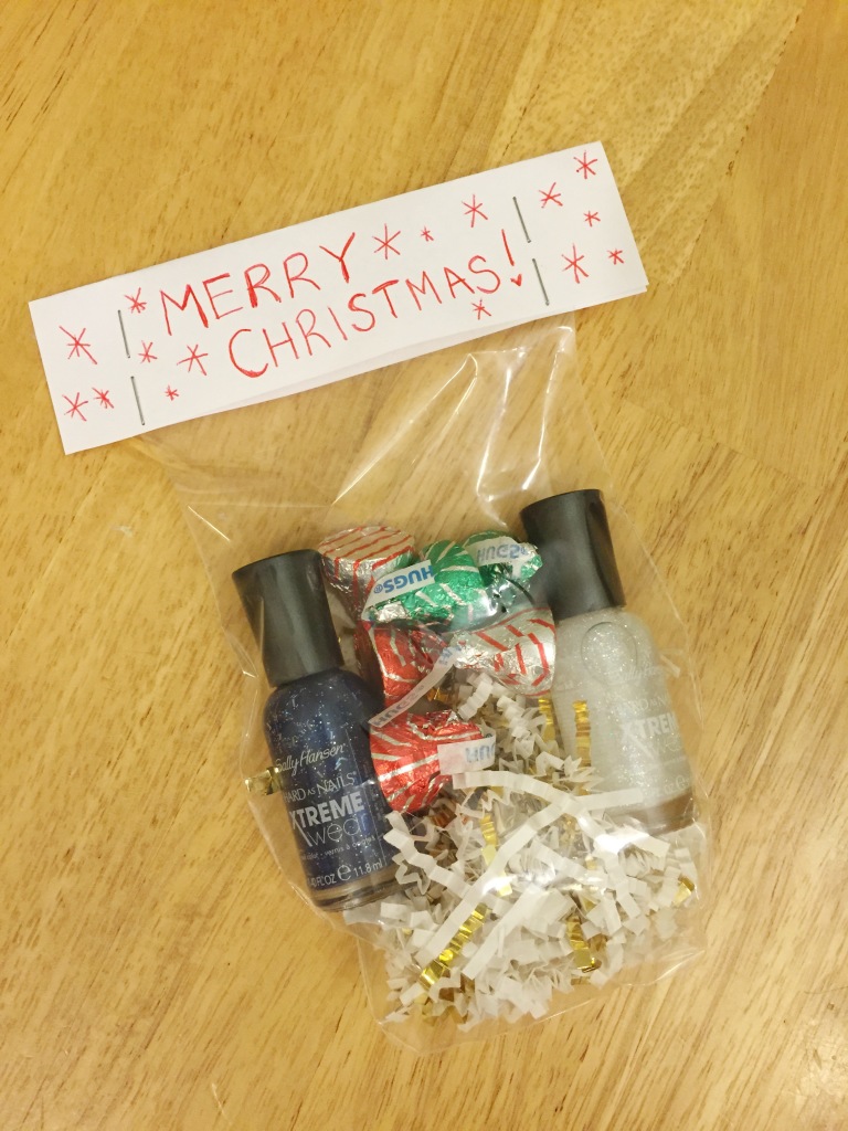 DIY-Christmas-nail-polish-giftbag-leahtackles.jpeg