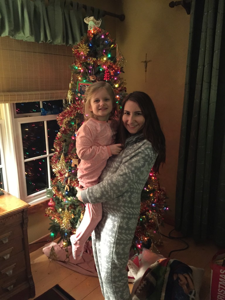 haileyandpaige-christmas2014-leahtackles.jpeg