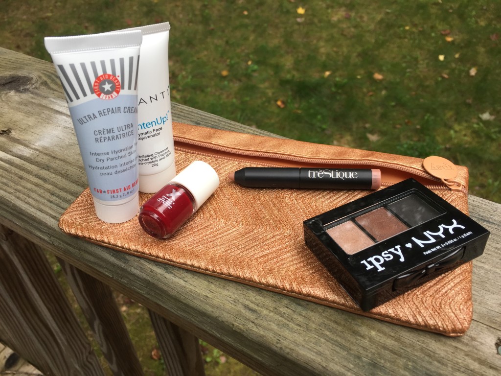 ipsyglambag-september2015-leahtackles.jpeg